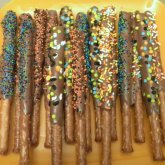 Allie's Sweet Tooth: Chocolate Covered Pretzels